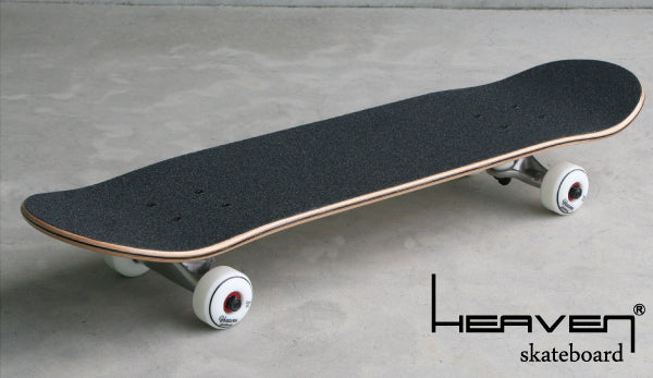 スケートボード コンプリート子供用<br>Vitamin 28.5×7.375 HEAVEN JUNIOR SKATE COMPLETE<br>ナチュラル、ブラック<br>ジュニア用スケボー ハイスペック プロスペック<br>完成品 高品質 JASA加盟 初心者からスーパーキッズまで スケボー初心者子供用<br>訳あり 数量限定