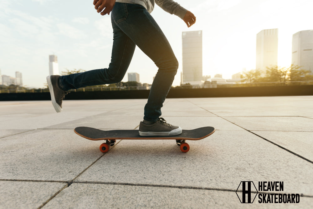 Skateboard Complete<br> 31 x 7.75 inches<br> HEAVEN SKATEBOARD Skateboard Finished Product 100% Canadian Maple High Quality<br> JASA member. Suitable for beginners to advanced users. Popular reprint of GEOMETORY_D