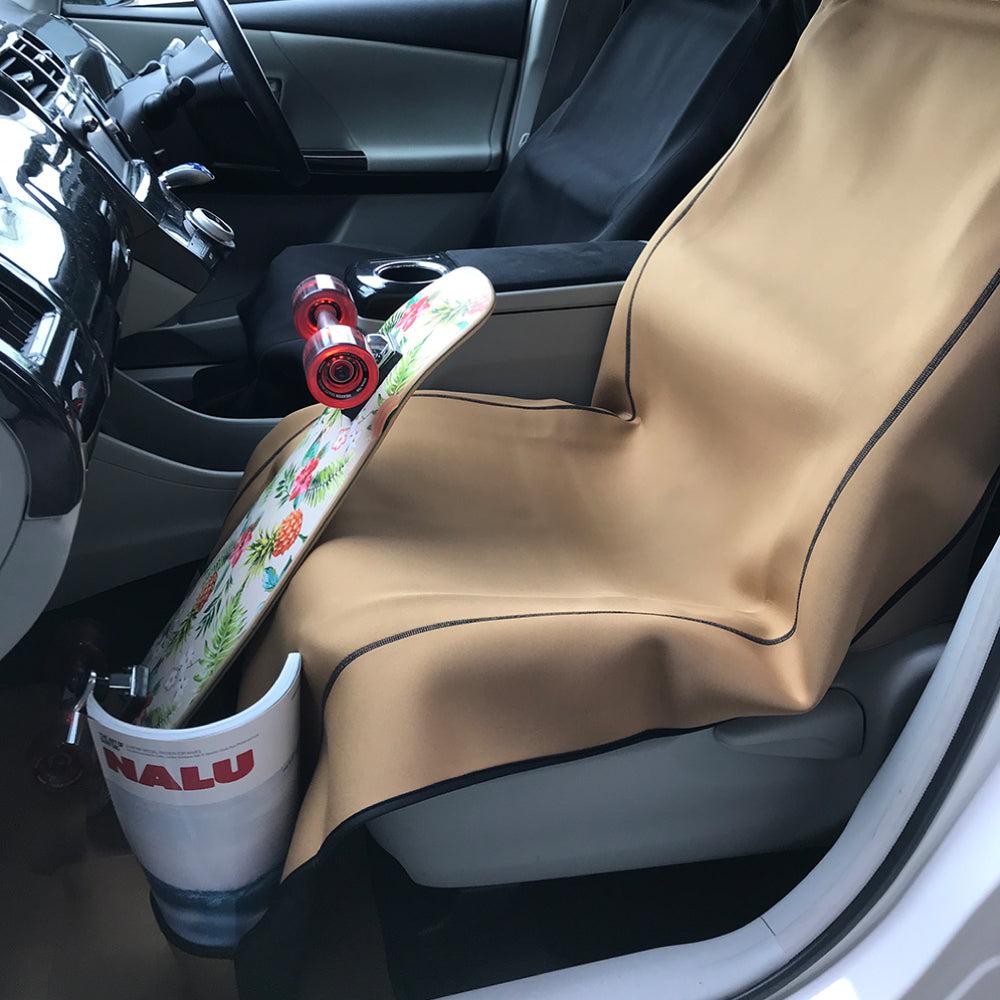 ウエットスーツ素材カーシートカバービッグポケット付きセット内容:カーシートカバー1枚、マット1枚4色展開ペットにも、アウトドアにも、水気や汚れからシートを守るどんな車種でも対応可能